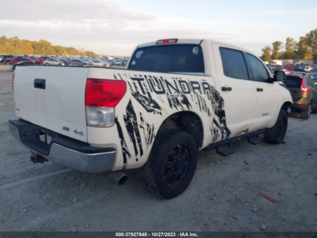 Photo 3 VIN: 5TFDW5F13AX135284 - TOYOTA TUNDRA 4WD TRUCK 