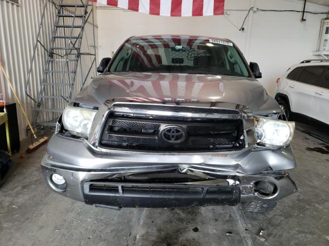 Photo 4 VIN: 5TFDW5F13AX147628 - TOYOTA TUNDRA CRE 