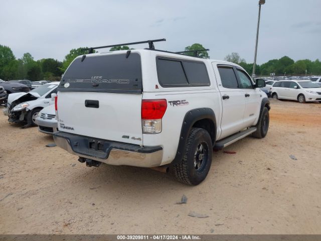 Photo 3 VIN: 5TFDW5F13CX217700 - TOYOTA TUNDRA 