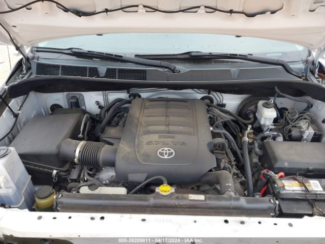 Photo 9 VIN: 5TFDW5F13CX217700 - TOYOTA TUNDRA 