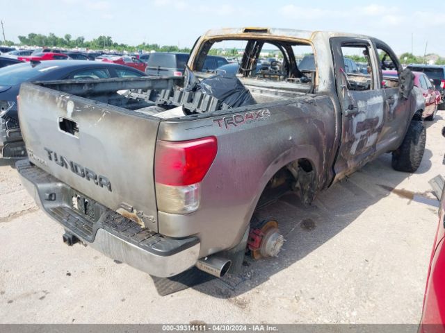 Photo 3 VIN: 5TFDW5F13DX278269 - TOYOTA TUNDRA 