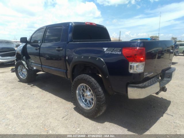 Photo 2 VIN: 5TFDW5F13DX282077 - TOYOTA TUNDRA 4WD TRUCK 