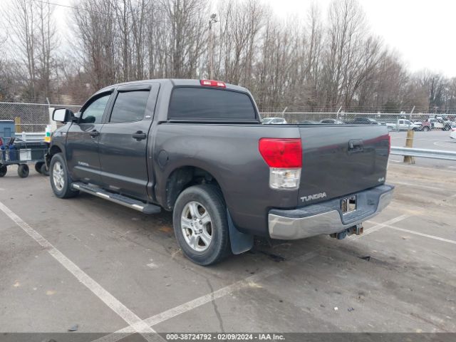 Photo 2 VIN: 5TFDW5F13DX318236 - TOYOTA TUNDRA 