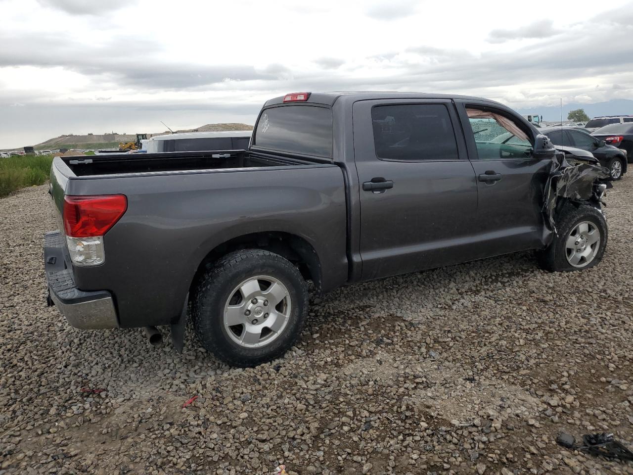 Photo 2 VIN: 5TFDW5F13DX319466 - TOYOTA TUNDRA 