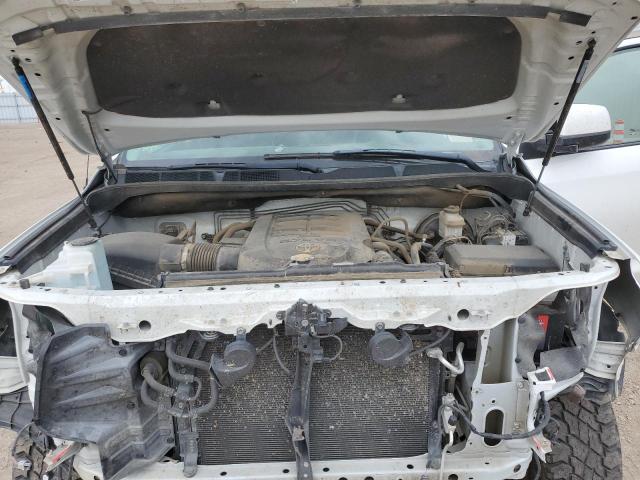 Photo 10 VIN: 5TFDW5F13GX506758 - TOYOTA TUNDRA CRE 