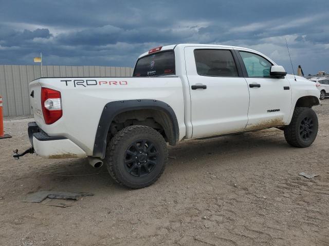 Photo 2 VIN: 5TFDW5F13GX506758 - TOYOTA TUNDRA CRE 