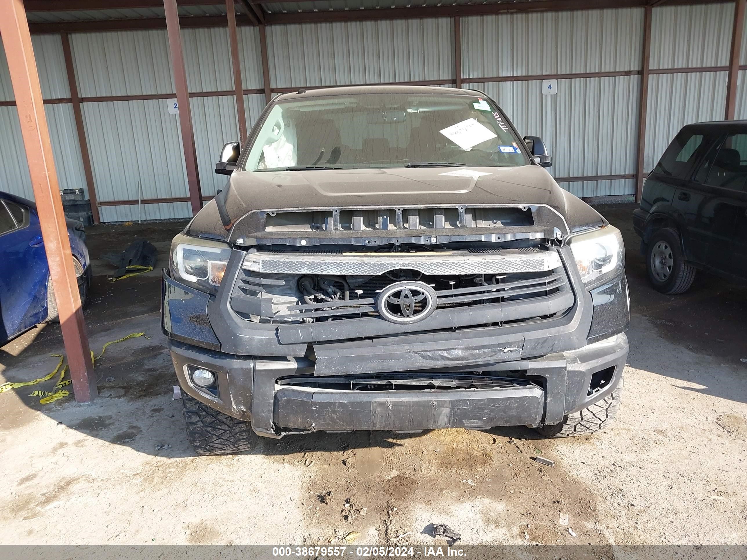 Photo 11 VIN: 5TFDW5F13HX606800 - TOYOTA TUNDRA 