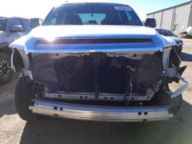 Photo 4 VIN: 5TFDW5F13HX611981 - TOYOTA TUNDRA 