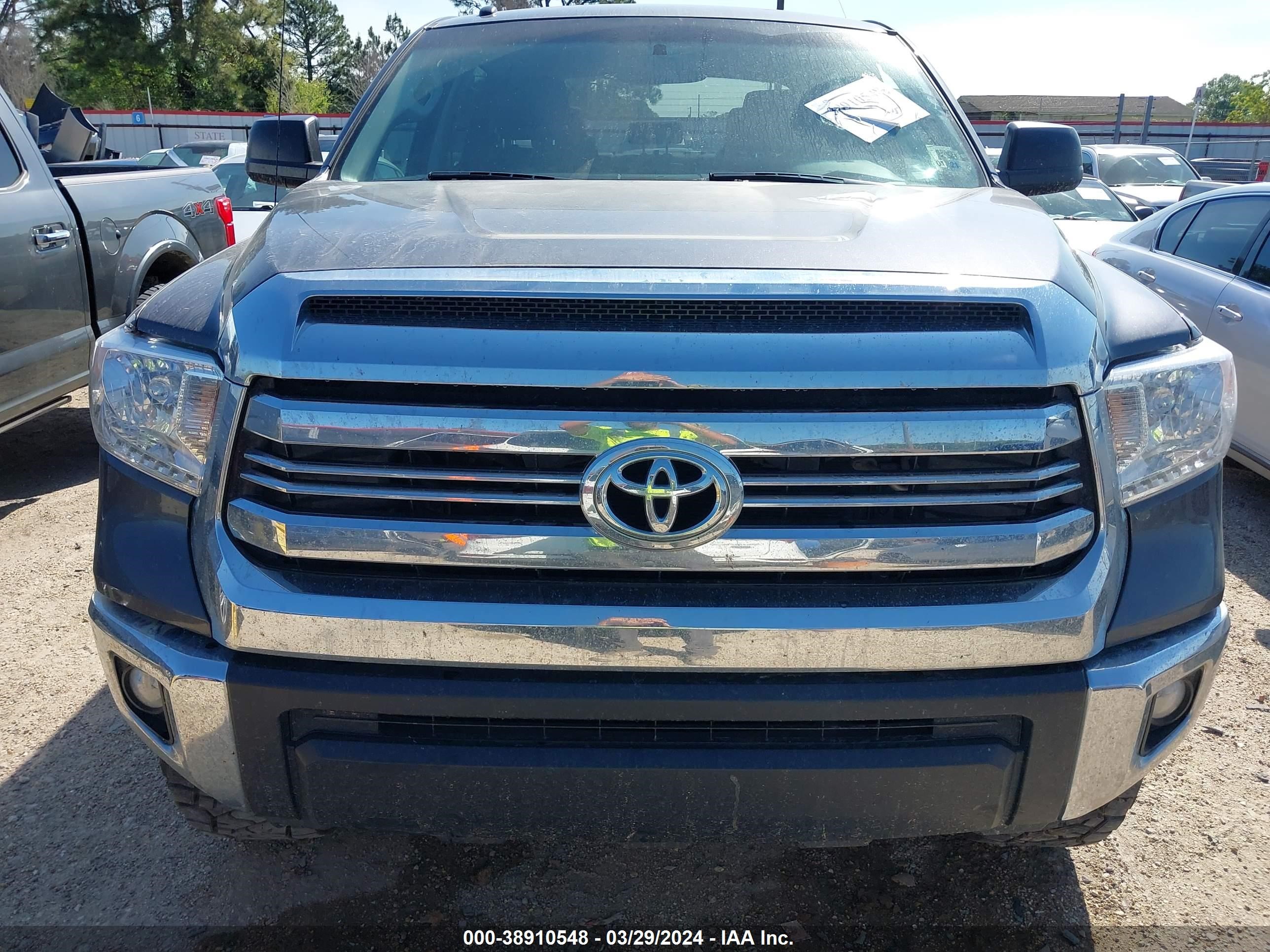 Photo 11 VIN: 5TFDW5F13HX619403 - TOYOTA TUNDRA 