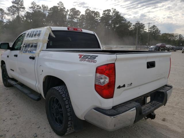 Photo 2 VIN: 5TFDW5F13HX640400 - TOYOTA TUNDRA CRE 