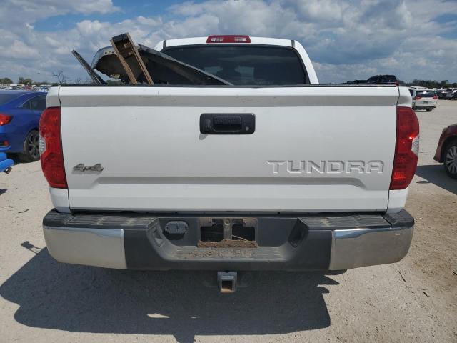 Photo 5 VIN: 5TFDW5F13HX640915 - TOYOTA TUNDRA CRE 