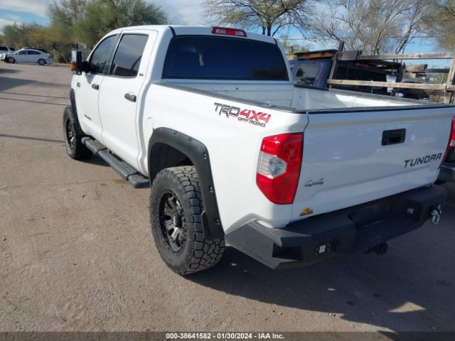 Photo 2 VIN: 5TFDW5F13HX645449 - TOYOTA TUNDRA 