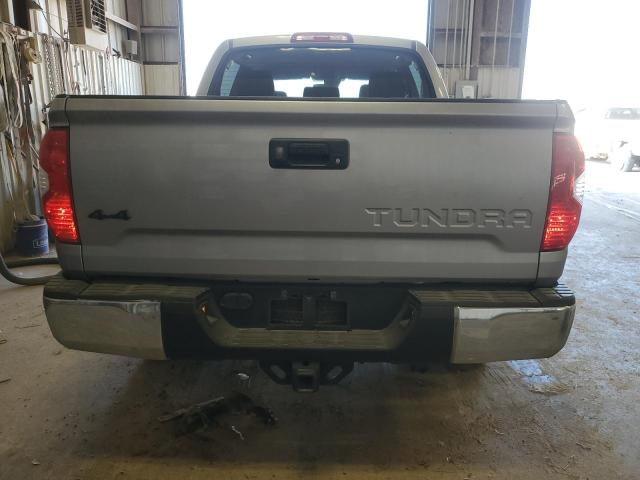 Photo 5 VIN: 5TFDW5F13JX698321 - TOYOTA TUNDRA CRE 