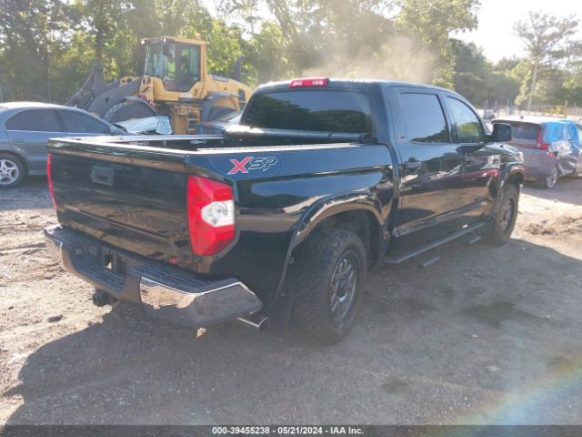 Photo 3 VIN: 5TFDW5F13JX699095 - TOYOTA TUNDRA 