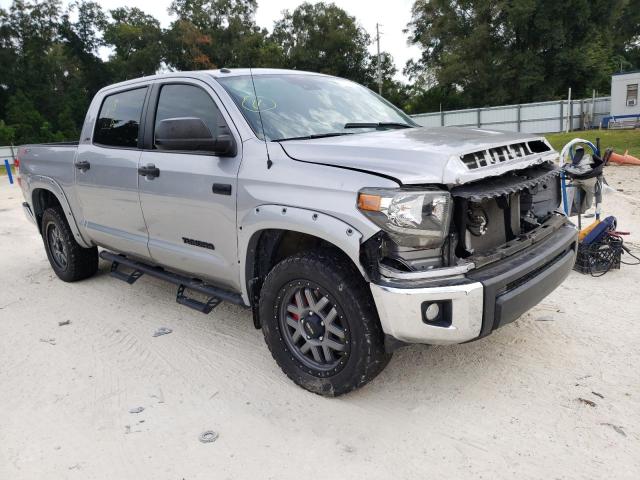 Photo 0 VIN: 5TFDW5F13JX726487 - TOYOTA TUNDRA CRE 