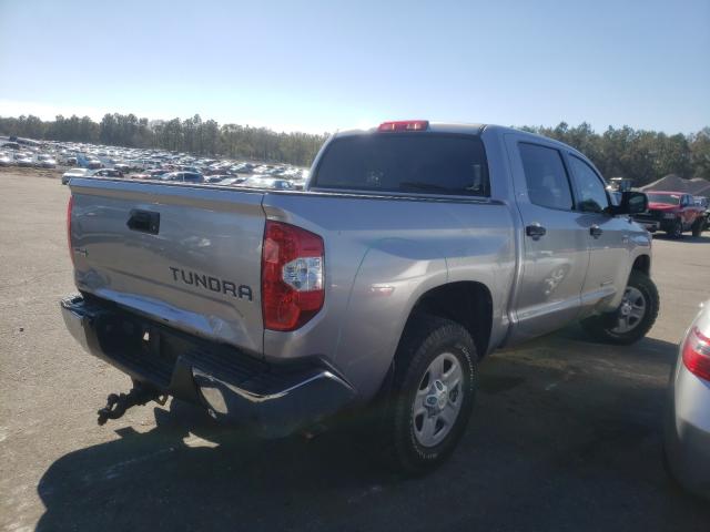 Photo 3 VIN: 5TFDW5F13JX768819 - TOYOTA TUNDRA CRE 