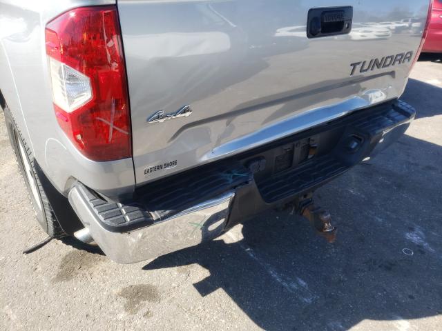 Photo 8 VIN: 5TFDW5F13JX768819 - TOYOTA TUNDRA CRE 