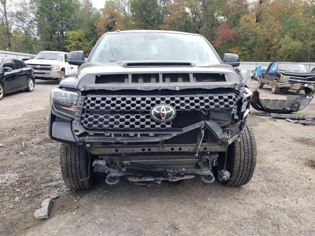 Photo 4 VIN: 5TFDW5F13KX824615 - TOYOTA TUNDRA 