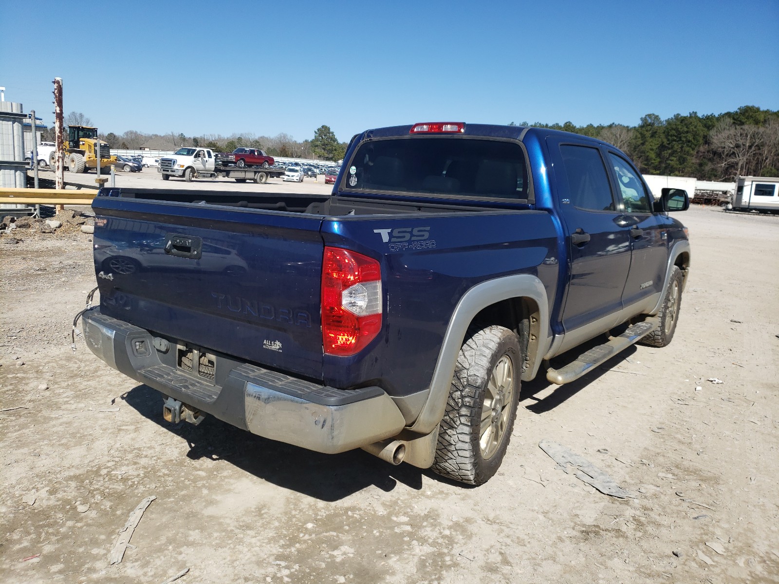 Photo 3 VIN: 5TFDW5F14FX424228 - TOYOTA TUNDRA CRE 