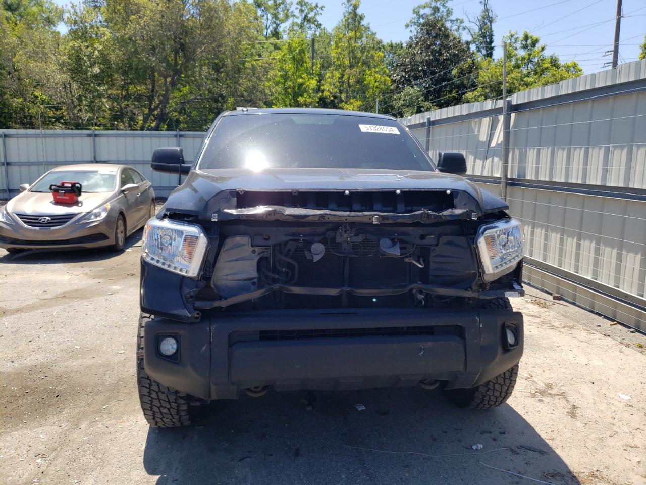 Photo 4 VIN: 5TFDW5F14FX480136 - TOYOTA TUNDRA 