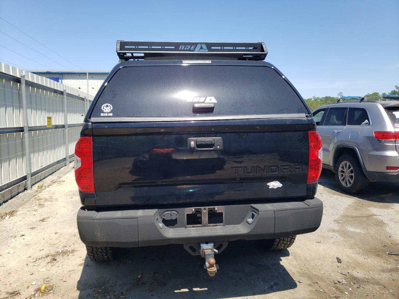 Photo 5 VIN: 5TFDW5F14FX480136 - TOYOTA TUNDRA 