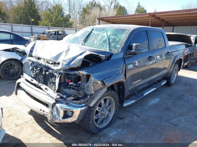 Photo 1 VIN: 5TFDW5F14GX561817 - TOYOTA TUNDRA 