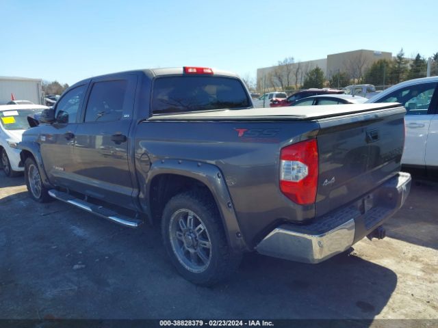 Photo 2 VIN: 5TFDW5F14GX561817 - TOYOTA TUNDRA 