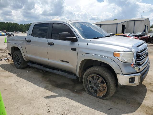 Photo 3 VIN: 5TFDW5F14HX637599 - TOYOTA TUNDRA CRE 