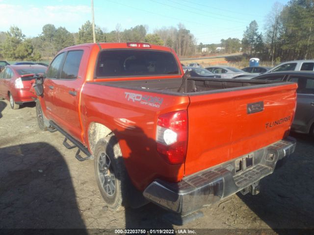 Photo 2 VIN: 5TFDW5F14HX642690 - TOYOTA TUNDRA 4WD 