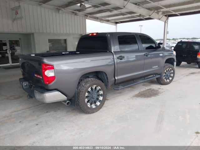 Photo 3 VIN: 5TFDW5F14HX650935 - TOYOTA TUNDRA 