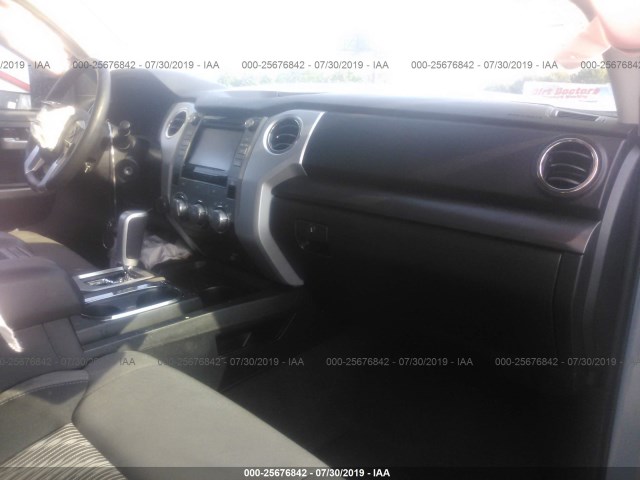 Photo 4 VIN: 5TFDW5F14JX742729 - TOYOTA TUNDRA 4WD 