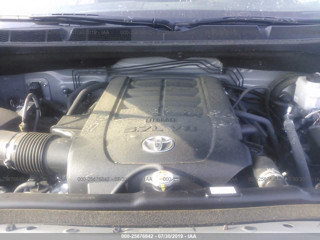 Photo 9 VIN: 5TFDW5F14JX742729 - TOYOTA TUNDRA 4WD 