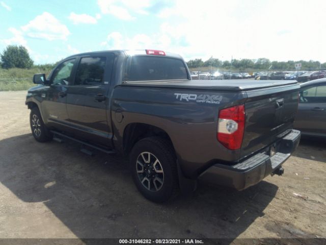 Photo 2 VIN: 5TFDW5F14JX748188 - TOYOTA TUNDRA 4WD 