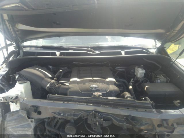 Photo 9 VIN: 5TFDW5F14JX753567 - TOYOTA TUNDRA 4WD 