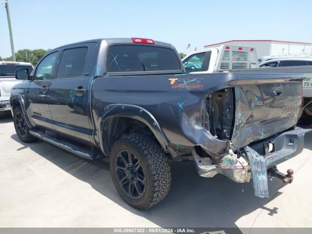 Photo 2 VIN: 5TFDW5F14JX767548 - TOYOTA TUNDRA 