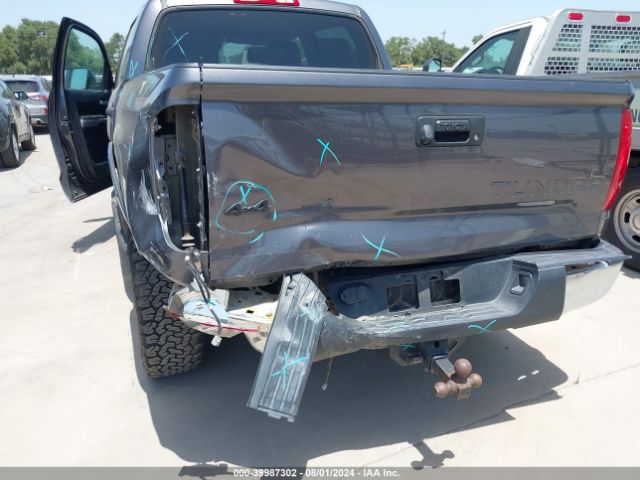 Photo 5 VIN: 5TFDW5F14JX767548 - TOYOTA TUNDRA 