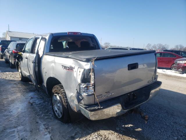 Photo 2 VIN: 5TFDW5F15AX098352 - TOYOTA TUNDRA CRE 