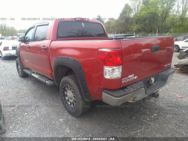 Photo 2 VIN: 5TFDW5F15BX202775 - TOYOTA TUNDRA 4WD TRUCK 