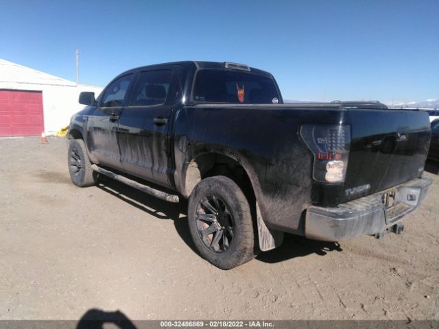 Photo 2 VIN: 5TFDW5F15CX250035 - TOYOTA TUNDRA 4WD TRUCK 