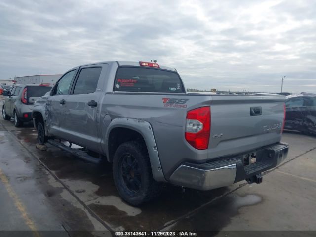 Photo 2 VIN: 5TFDW5F15GX492670 - TOYOTA TUNDRA 