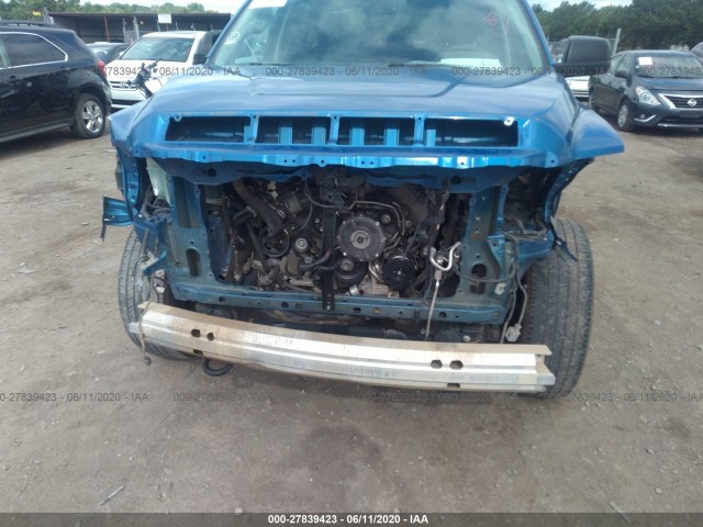 Photo 5 VIN: 5TFDW5F15JX725969 - TOYOTA TUNDRA 4WD 