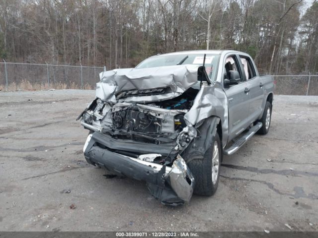 Photo 5 VIN: 5TFDW5F15JX732923 - TOYOTA TUNDRA 