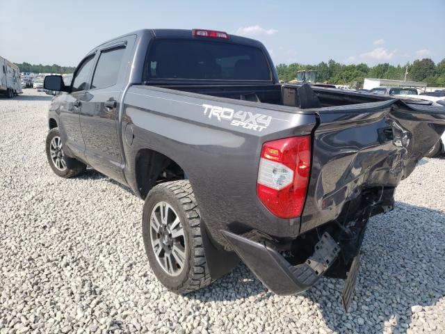 Photo 2 VIN: 5TFDW5F15JX746448 - TOYOTA TUNDRA CRE 