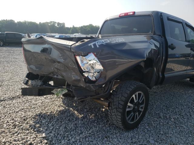 Photo 8 VIN: 5TFDW5F15JX746448 - TOYOTA TUNDRA CRE 