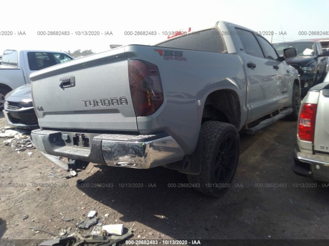 Photo 3 VIN: 5TFDW5F15JX752458 - TOYOTA TUNDRA 4WD 