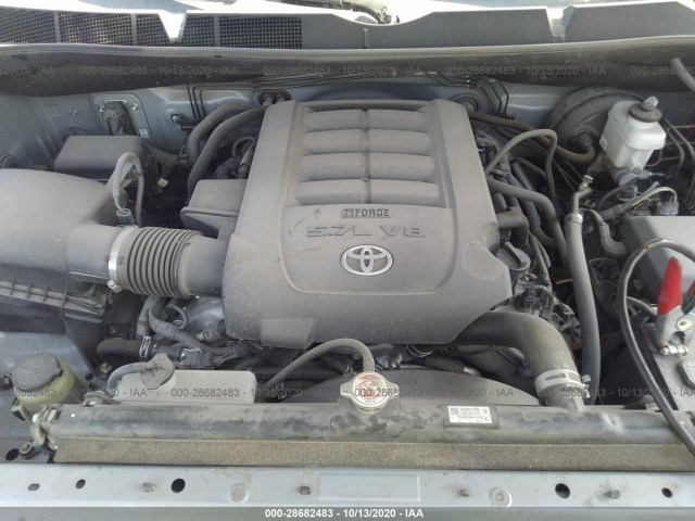 Photo 9 VIN: 5TFDW5F15JX752458 - TOYOTA TUNDRA 4WD 