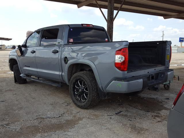 Photo 2 VIN: 5TFDW5F15JX772659 - TOYOTA TUNDRA CRE 