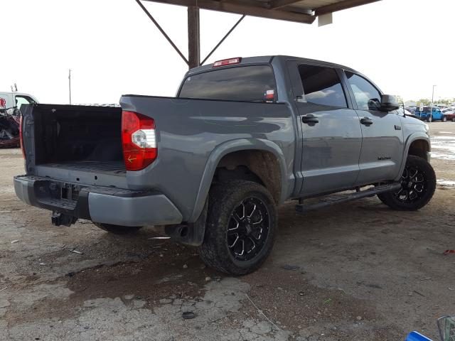 Photo 3 VIN: 5TFDW5F15JX772659 - TOYOTA TUNDRA CRE 