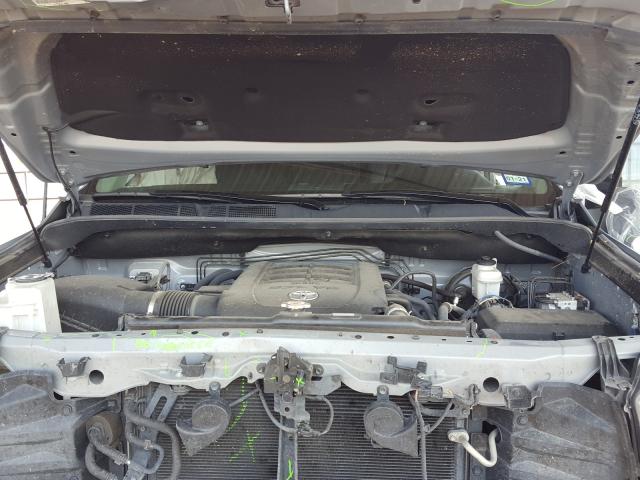 Photo 6 VIN: 5TFDW5F15JX772659 - TOYOTA TUNDRA CRE 