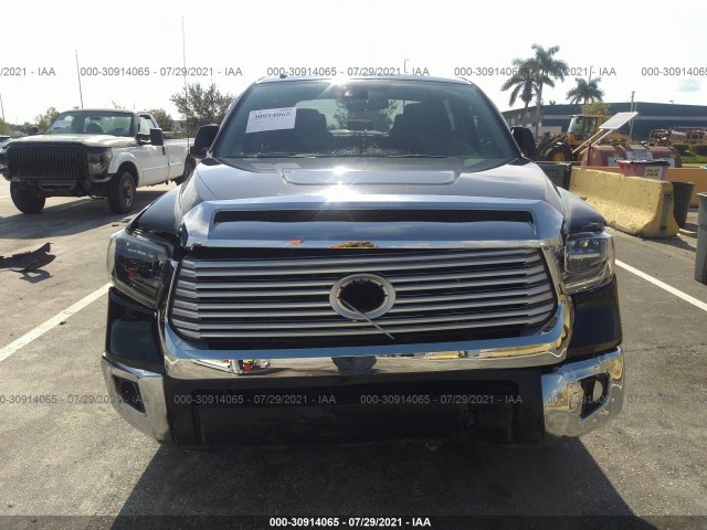 Photo 5 VIN: 5TFDW5F15JX773830 - TOYOTA TUNDRA 4WD 